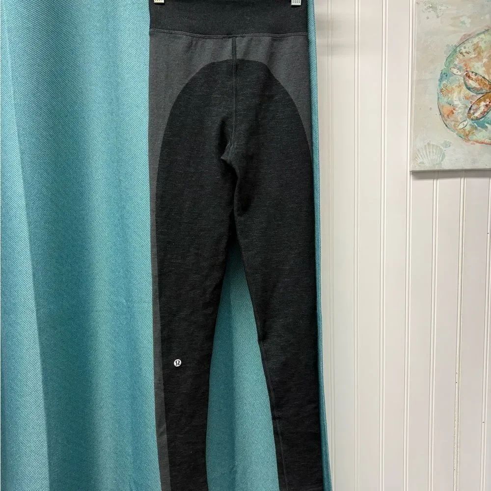 lululemon Black & Gray Leggings Size 4